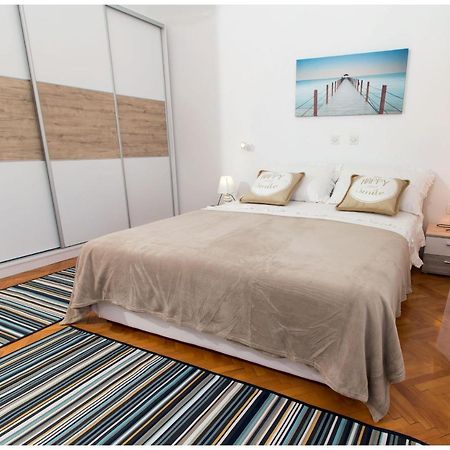 Large Apartment Between Split And Trogir Kastela Dış mekan fotoğraf
