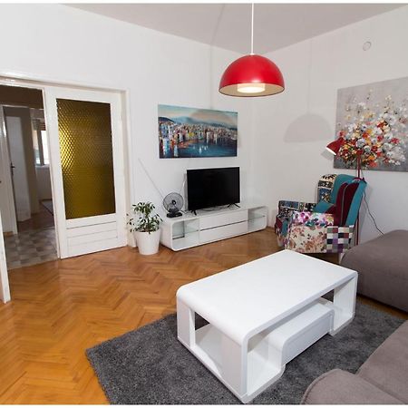 Large Apartment Between Split And Trogir Kastela Dış mekan fotoğraf