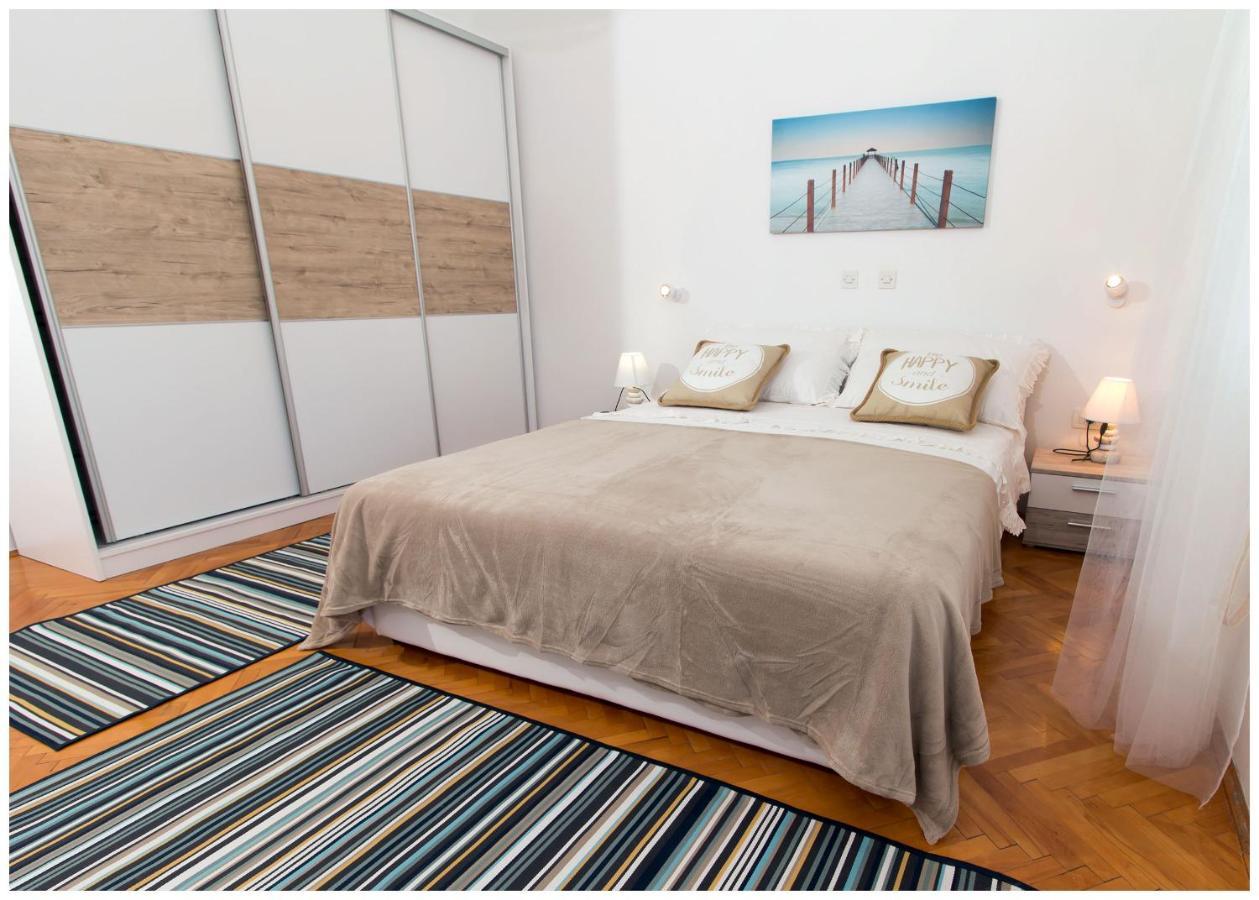 Large Apartment Between Split And Trogir Kastela Dış mekan fotoğraf