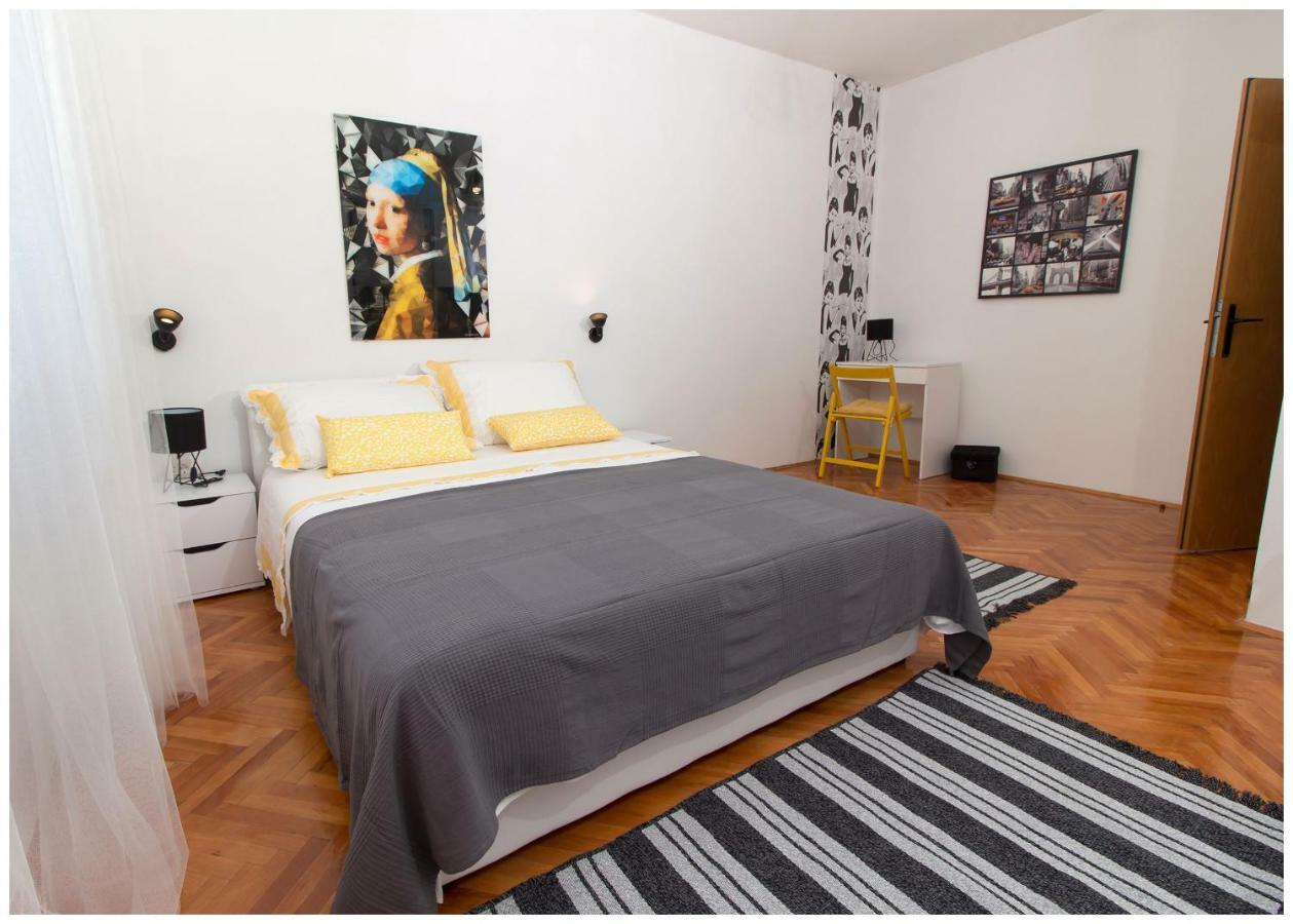 Large Apartment Between Split And Trogir Kastela Dış mekan fotoğraf