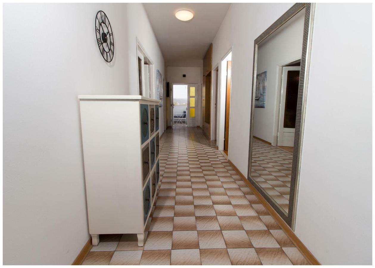Large Apartment Between Split And Trogir Kastela Dış mekan fotoğraf