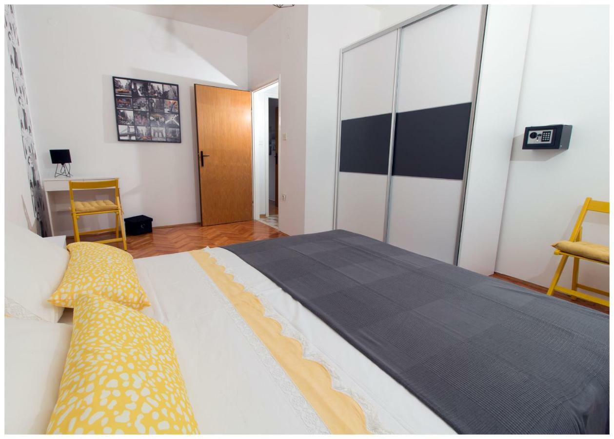 Large Apartment Between Split And Trogir Kastela Dış mekan fotoğraf