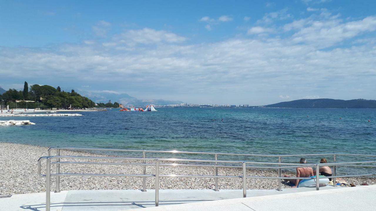 Large Apartment Between Split And Trogir Kastela Dış mekan fotoğraf